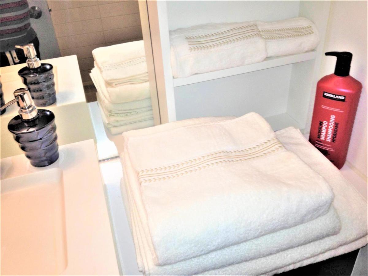 Iresidence In Toronto - Fantastic Vacation Home ภายนอก รูปภาพ